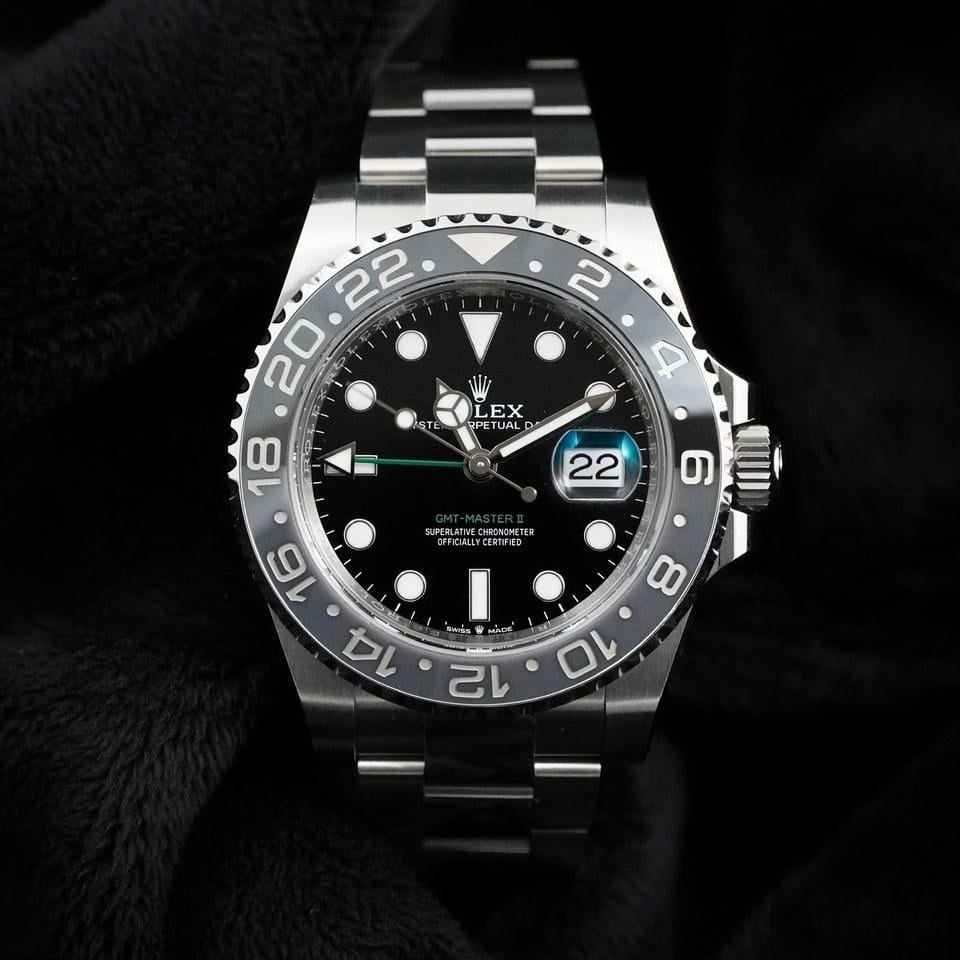 Rolex GMT Master II Bruce Wayne Full Set Velmi dobrý stav 2025, 126710GRNR — 1 z 14