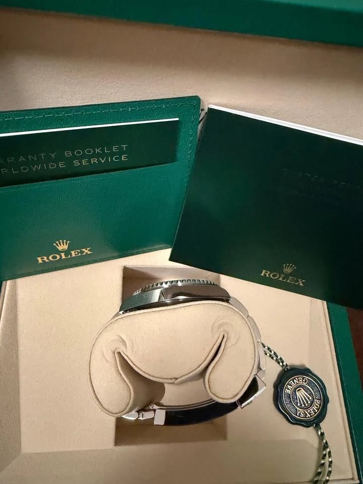 Rolex Submariner Date 2026 Echtes Komplettset Ungetragen — 2 von 9