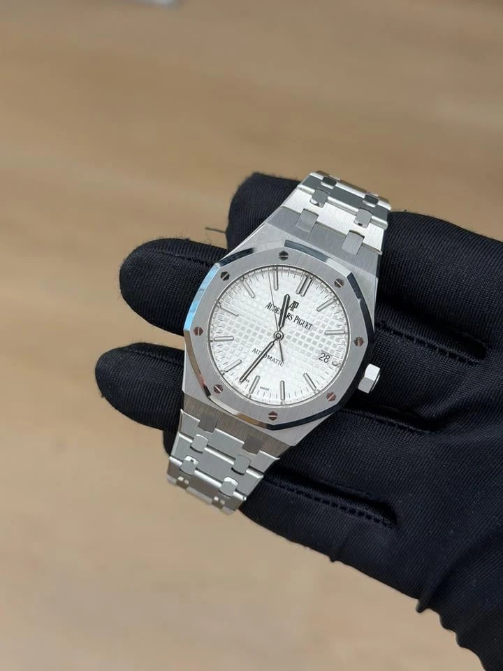 Audemars Piguet Royal Oak 37mm weißes Zifferblatt 15450ST.OO.1256ST.01 — 1 von 8