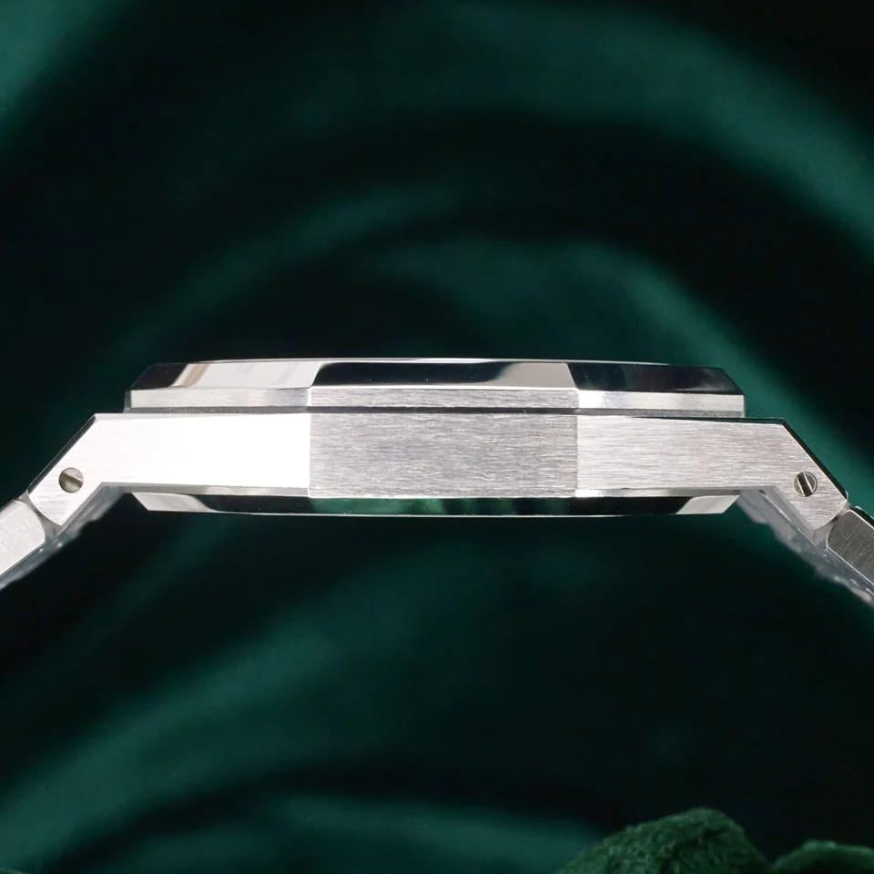 Audemars Piguet Royal Oak Selfwinding 41mm schwarzes Zifferblatt Edelstahl 15400ST.OO.1220ST.01 — 2 von 16