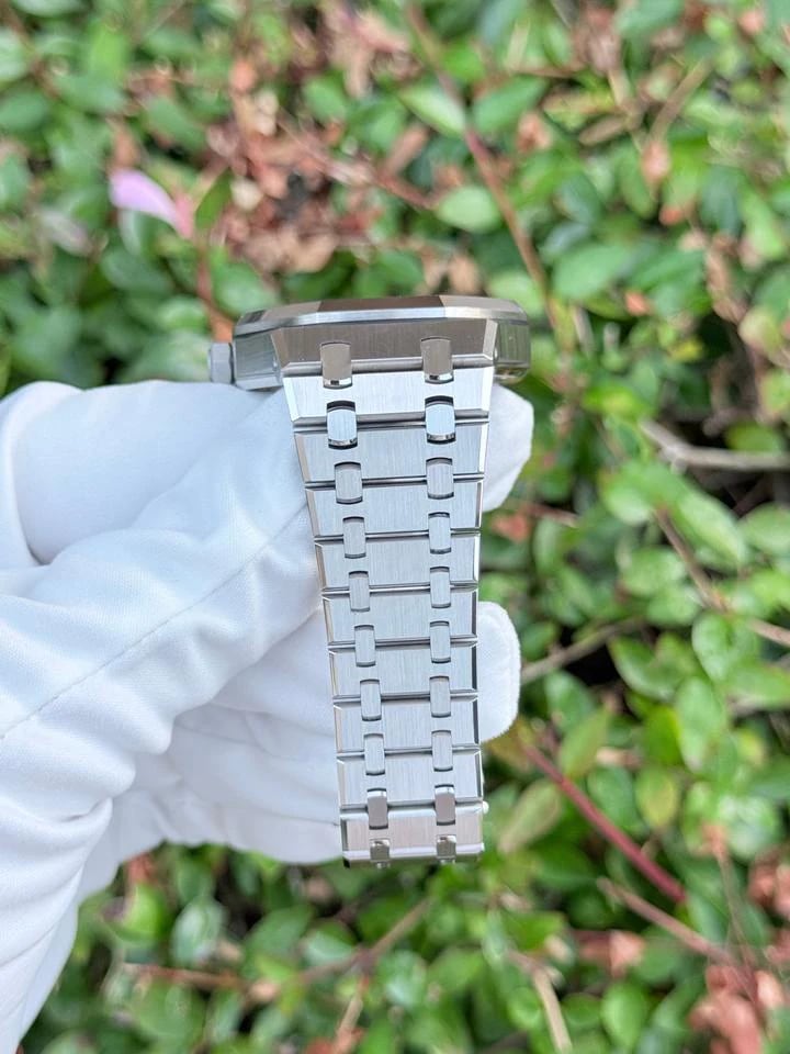 Audemars Piguet Royal Oak Flying Tourbillon Openworked 41mm nerezová ocel 50. výročí 26735ST.OO.1320ST.01 — 2 z 13