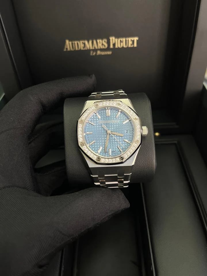 Audemars Piguet Royal Oak Selfwinding 34 mm eisblaues Zifferblatt Diamantlünette Edelstahl — 2 von 12