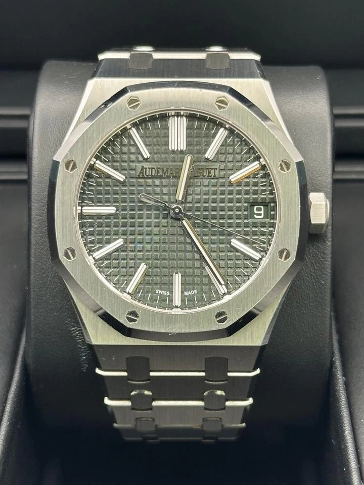 Audemars Piguet Royal Oak Selfwinding 41mm burgunderfarbenes Zifferblatt Edelstahl — 1 von 7