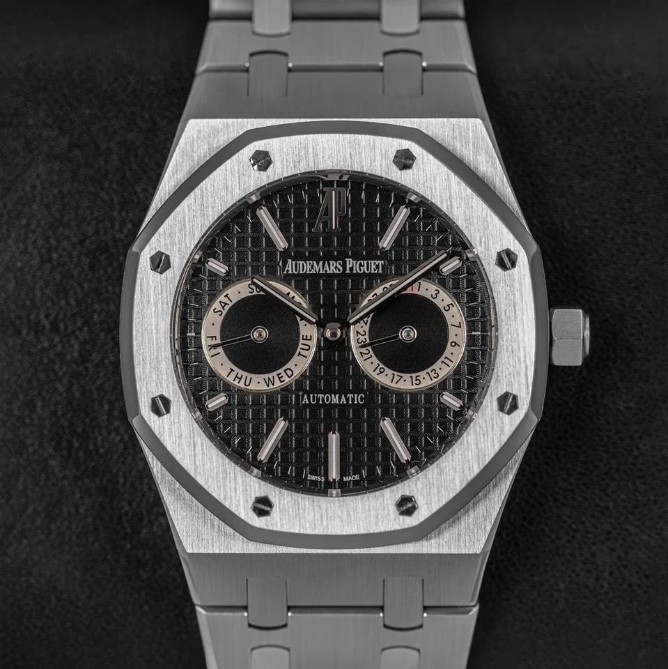Audemars Piguet Royal Oak Day-Date 39mm schwarzes Zifferblatt Edelstahl — 1 von 10