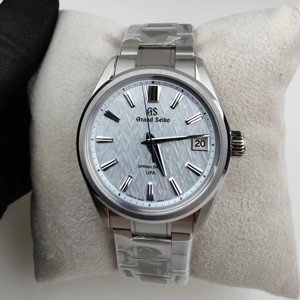 Grand Seiko Evolution 9 Collection Spring Drive Titanium Automatikuhr SLGB003 — 1 von 7